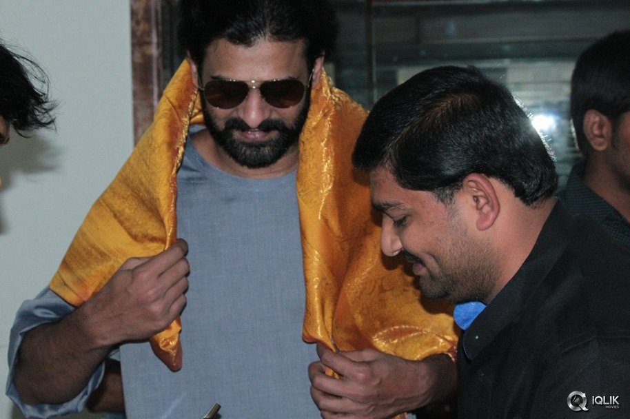 Karnataka-Fans-Meets-Prabhas